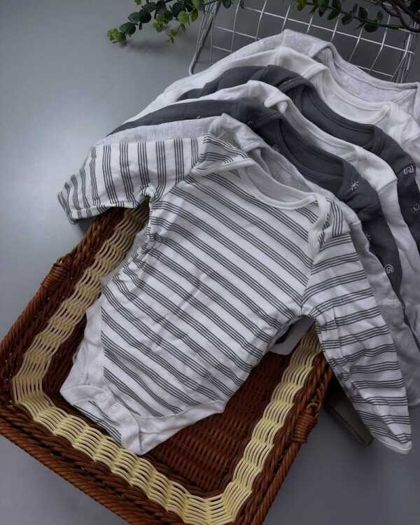 Grey Smile Slogan Long Sleeve Baby Bodysuit Set – 7-Pack of Soft Cotton Essentials