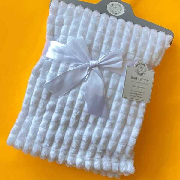 Baby White Fleece Wrap Blanket – Unisex Soft Jacquard Gift Blanket (75x100cm)